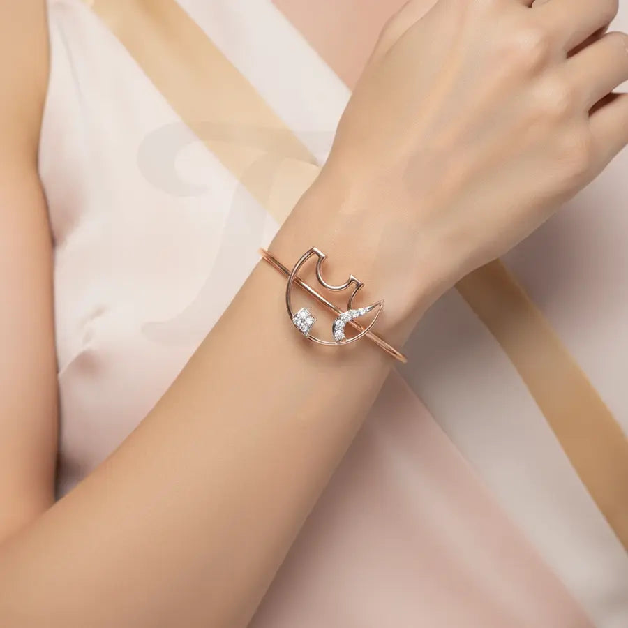 Minimal elephant Gold Bangle