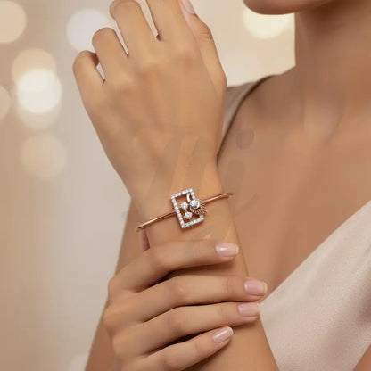 Chic Leaf Boxed Gold Bangle