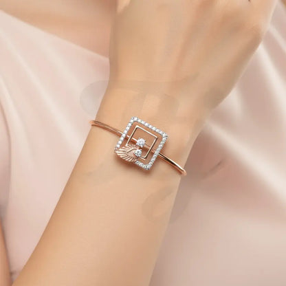 Chic Leaf Boxed Gold Bangle
