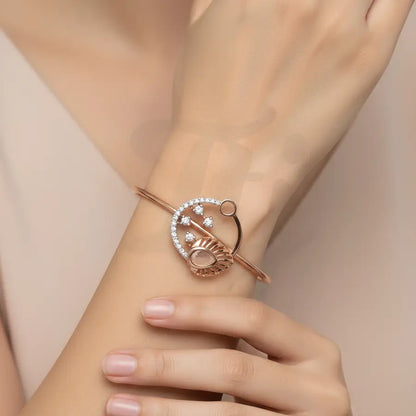 Royal Feather Motif Gold Bangle