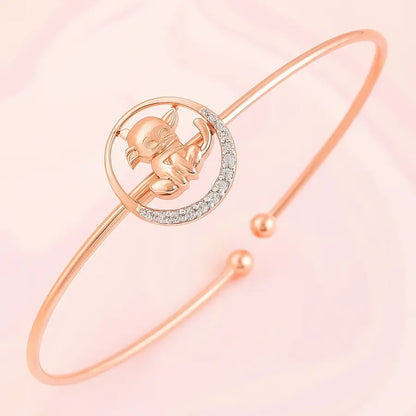 Serene Sitting Cat Gold Bangle