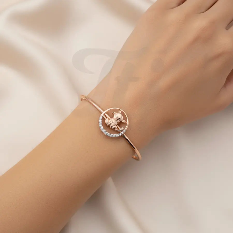 Serene Sitting Cat Gold Bangle