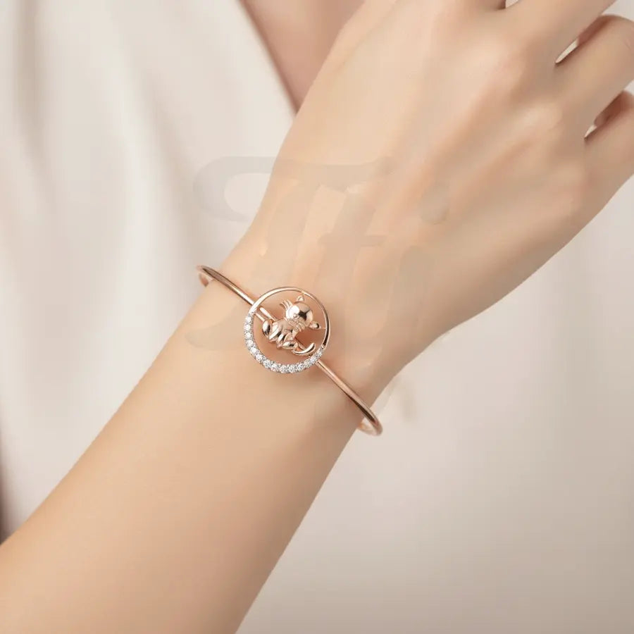 Serene Sitting Cat Gold Bangle