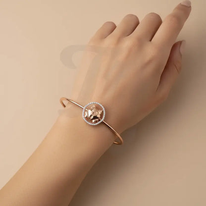 Surprised Cat Wonder Gold Bangle