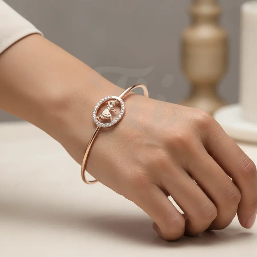 Dynamic Dance Queen Gold Bangle