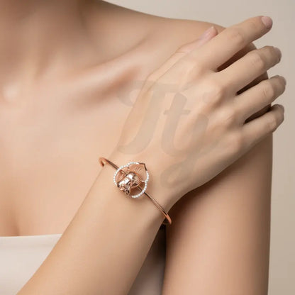 Classic Duck Charm Gold Bangle