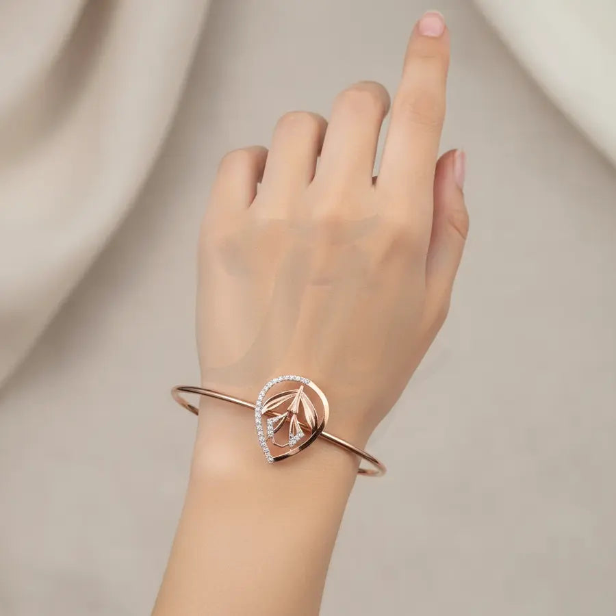 Dewy Twin Leaf Gold Bangle