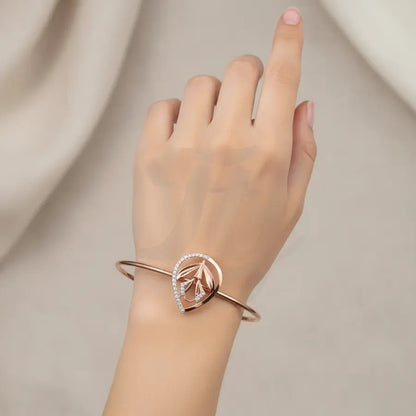 Dewy Twin Leaf Gold Bangle