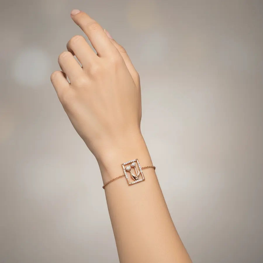 Shared Flower Moment Gold Bracelet