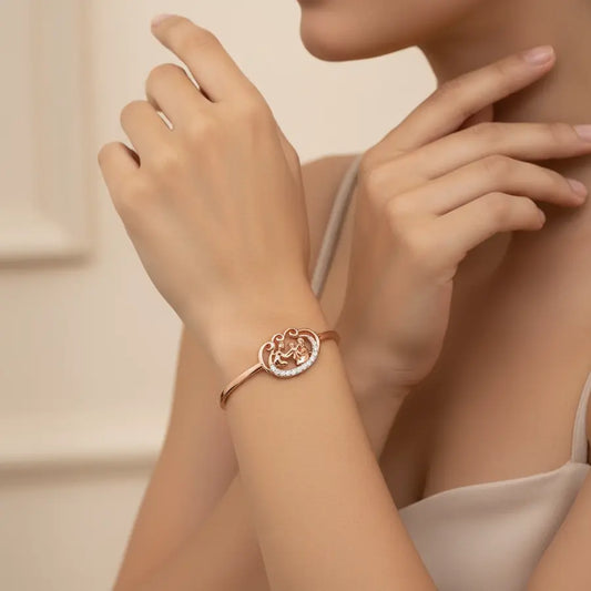 Family Sunday Outing Gold Bracelet