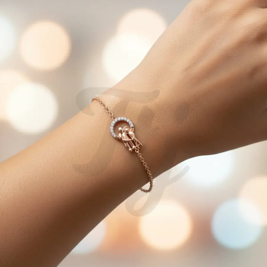Hug Gold Bracelet