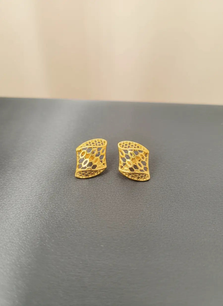 Honeycomb Curve Gold Earrings