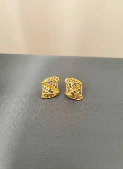 Honeycomb Curve Gold Earrings