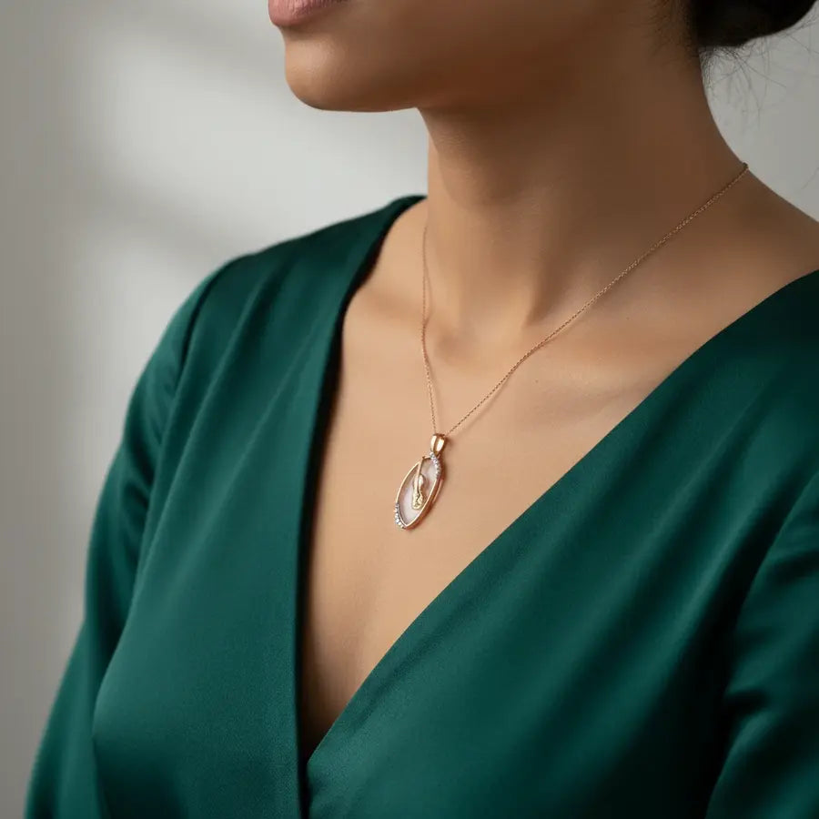 Guitar Oval side Gold Pendant