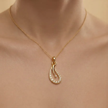 Elegant Gold Teardrop Diamond Pendant