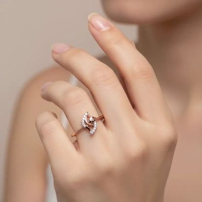 Curved Leaf Gold Ring