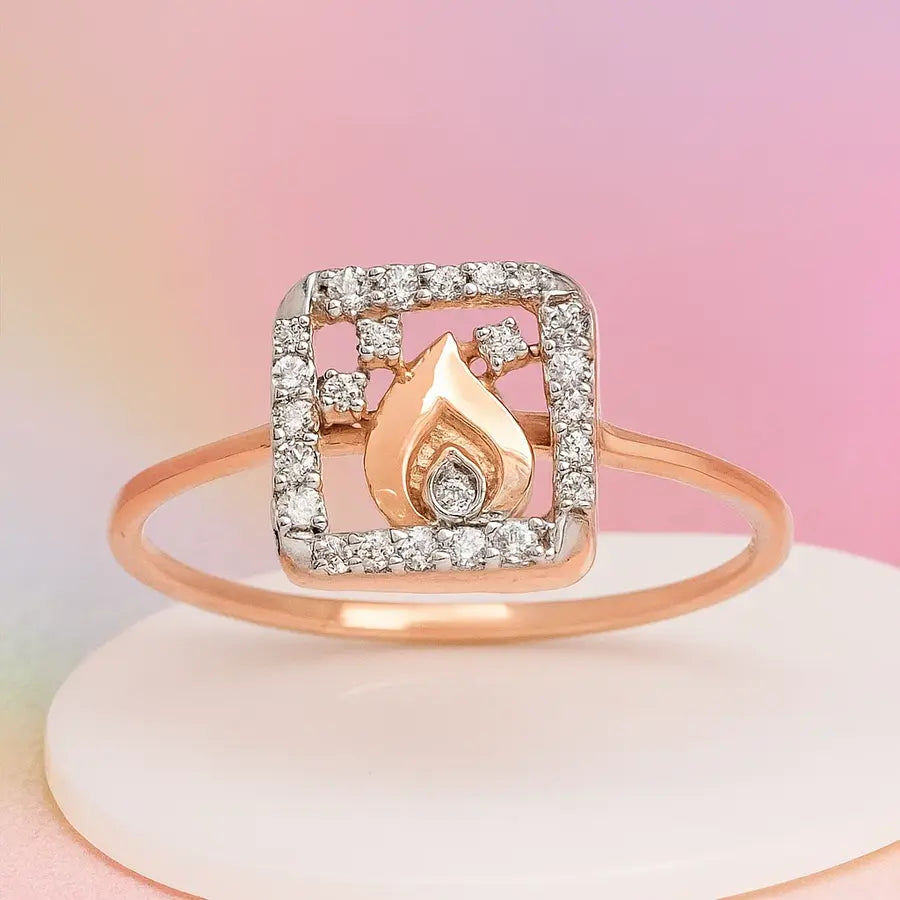 Peacock Feather Frame Gold Ring