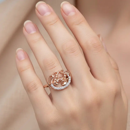 Family Bond Gold Ring