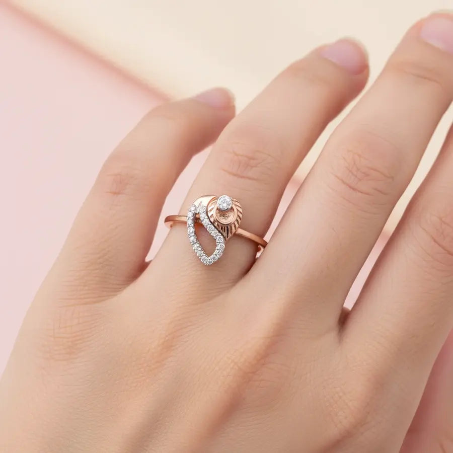Curved Leaf Peacock Feather Gold Ring