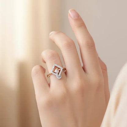 Delate Diamond Frame Feather Gold Ring