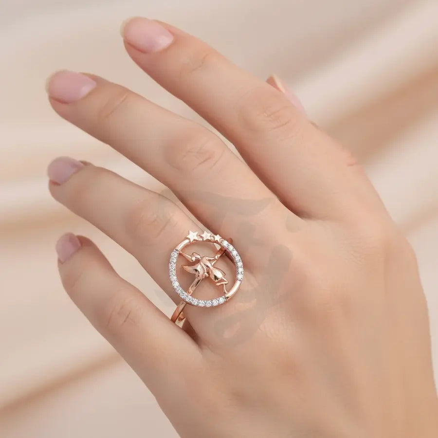 Angel Circle Frame Gold Ring