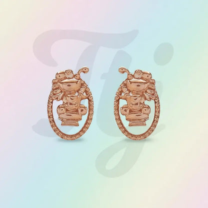 Traditional Figure Oval Gold Earrings