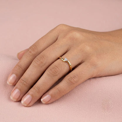 Minimal Triangle Accent Diamond Gold ring
