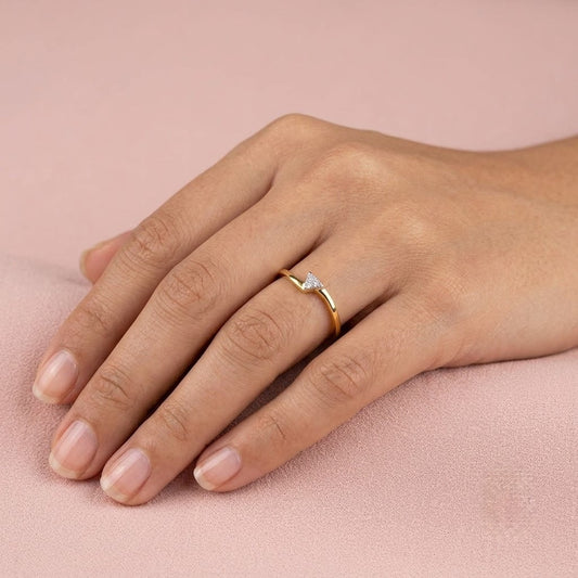 Minimal Triangle Accent Diamond Gold ring