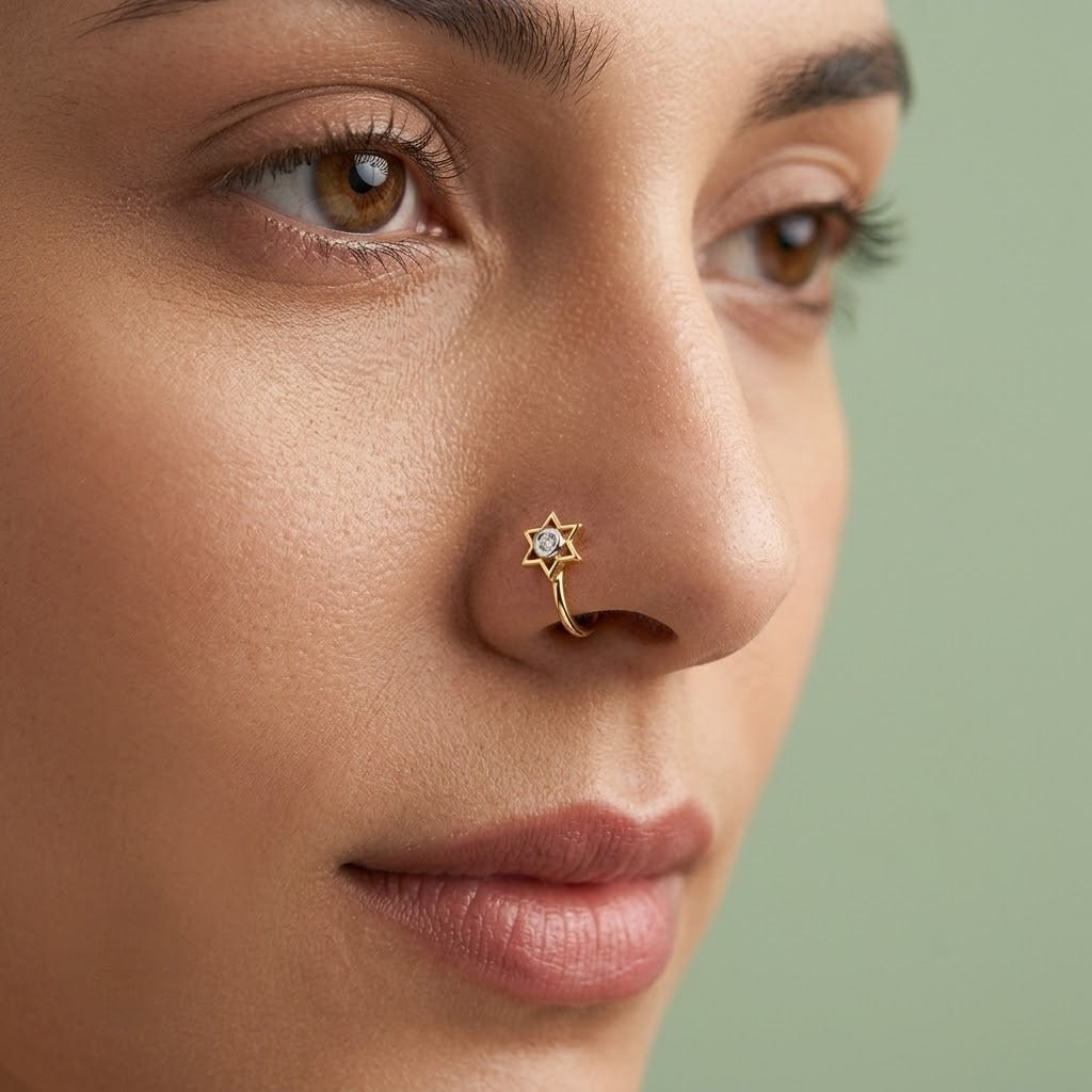 Minimal Star Solitaire Glow Diamond Gold Nose Pin